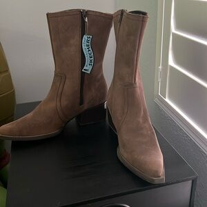 Vintage Skechers leather upper/suede boots! New never worn still with tags!